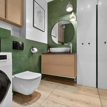 Mickiewicza 4a *